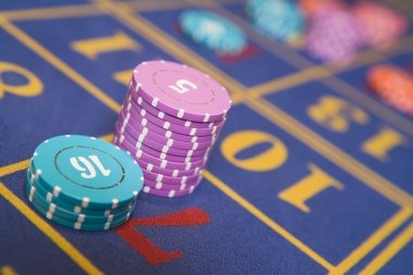 helen55 app showing live roulette table and withdrawal options